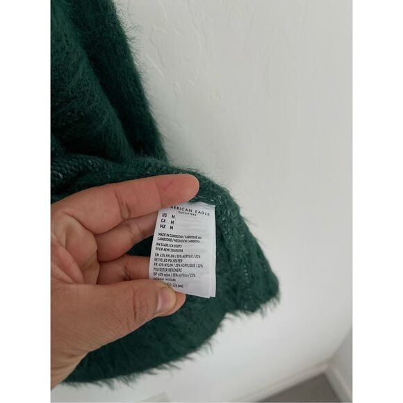 AMERICAN EAGLE Whoa So Cozy Fuzzy Cardigan Sweater Size Medium NWT Oversized Fit - Picture 4 of 5
